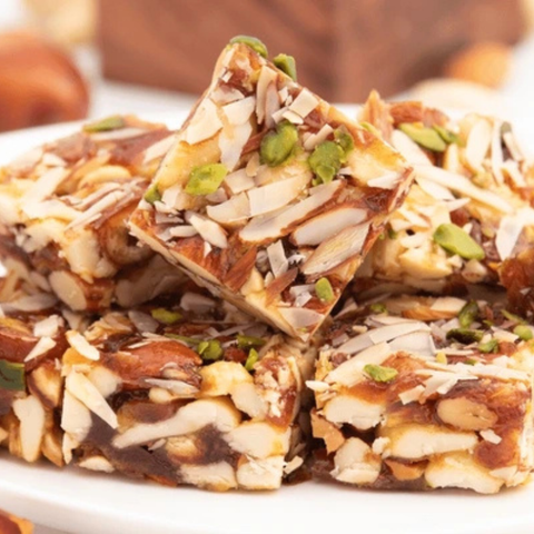 Khajoor Barfi (Date Fudge)